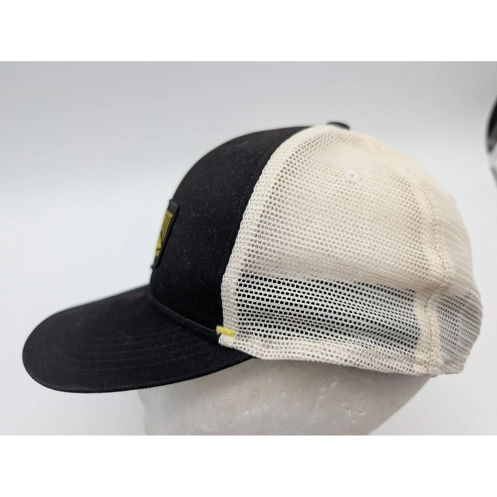 Carhartt trucker hat